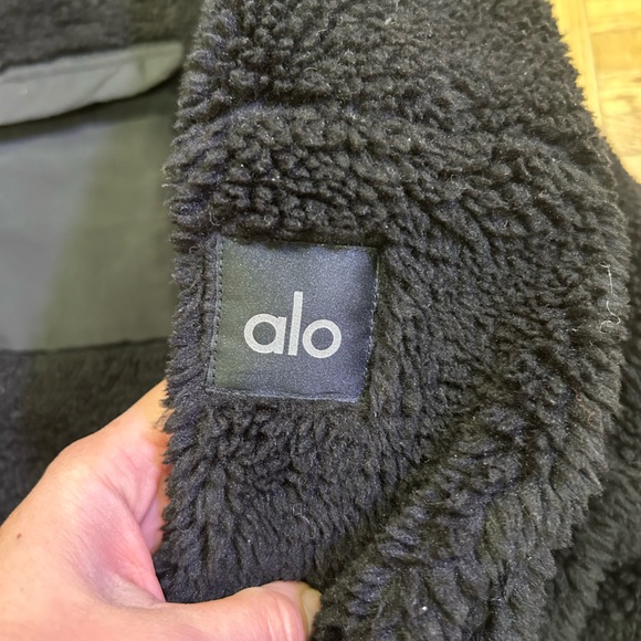 Alo over sized jacket size XS - Picture 4 of 4